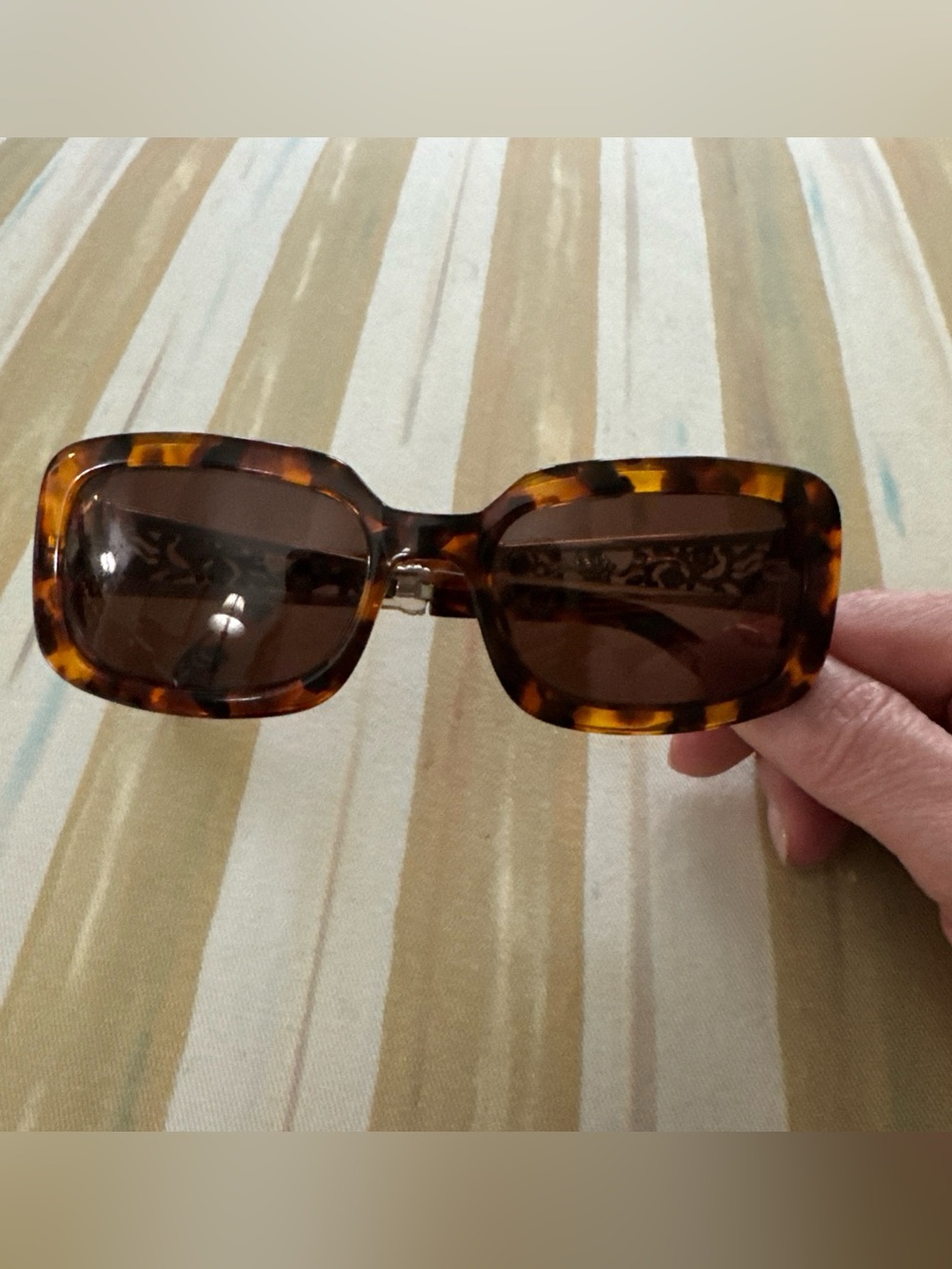 Brighton Sunday Morning Tortoise Sunglasses Rectangular Silver Heart 54 18 Fit